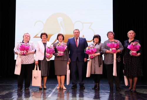 Глава Алексеевского района наградил педагогические династии и отметил лучших педагогов-наставников