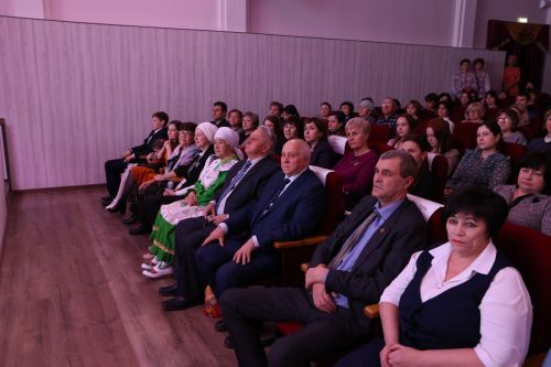 Глава Алексеевского района наградил педагогические династии и отметил лучших педагогов-наставников