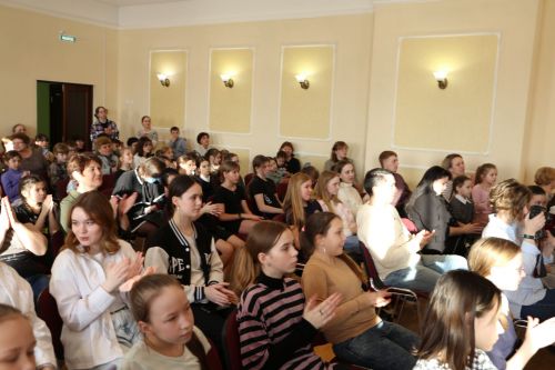 В Алексеевском юные музыканты из Казани провели концерт фортепианной музыки
