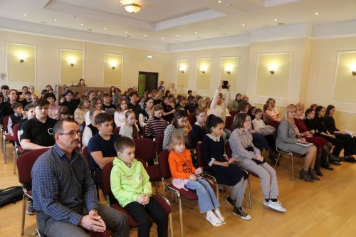 В Алексеевском юные музыканты из Казани провели концерт фортепианной музыки