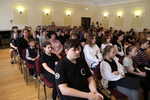 В Алексеевском юные музыканты из Казани провели концерт фортепианной музыки