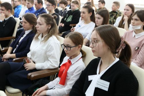 Тимур Сулейманов алексеевской молодежи: «Вы те, кто берет и делает»