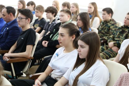Тимур Сулейманов алексеевской молодежи: «Вы те, кто берет и делает»
