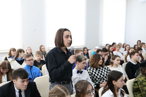 Тимур Сулейманов алексеевской молодежи: «Вы те, кто берет и делает»