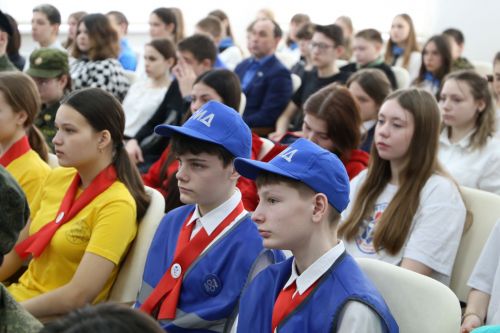 Тимур Сулейманов алексеевской молодежи: «Вы те, кто берет и делает»