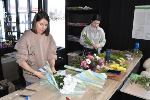 В канун 8 марта в Алексеевском открылся магазин республиканской сети цветочных магазинов