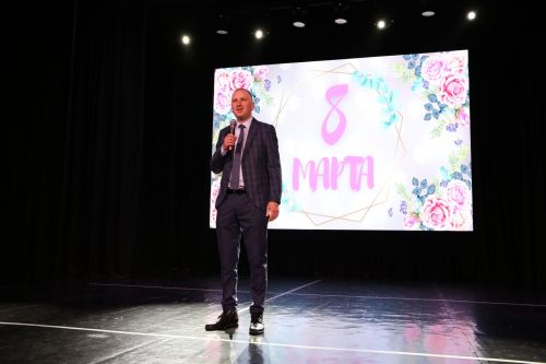 Алексеевских женщин с 8 марта поздравили праздничным концертом