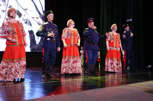 Алексеевских женщин с 8 марта поздравили праздничным концертом