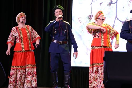 Алексеевских женщин с 8 марта поздравили праздничным концертом