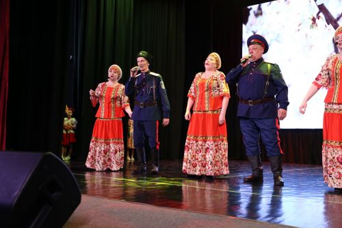 Алексеевских женщин с 8 марта поздравили праздничным концертом