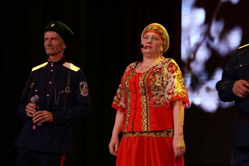 Алексеевских женщин с 8 марта поздравили праздничным концертом