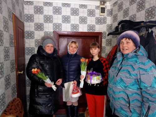 Мам и жён алексеевских мобилизованных поздравили с Международным женским днем