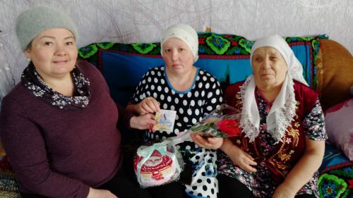 Мам и жён алексеевских мобилизованных поздравили с Международным женским днем