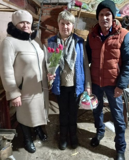 Мам и жён алексеевских мобилизованных поздравили с Международным женским днем