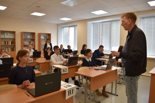 Алексеевские девятиклассники сдали пробный экзамен при помощи компьютеров