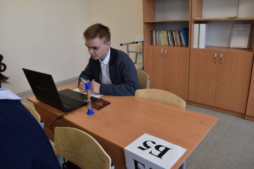 Алексеевские девятиклассники сдали пробный экзамен при помощи компьютеров