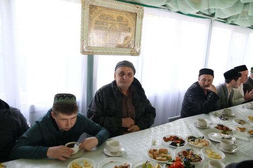 Мусульмане празднуют Ураза байрам