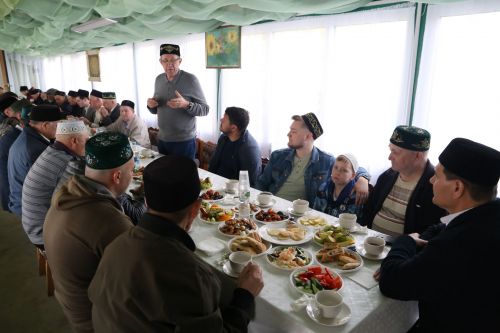 Мусульмане празднуют Ураза байрам