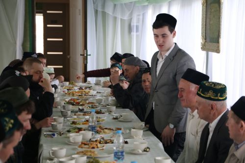 Мусульмане празднуют Ураза байрам