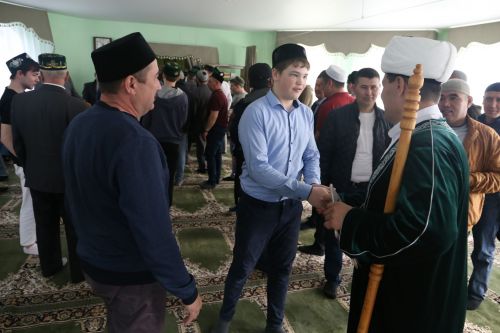Мусульмане празднуют Ураза байрам