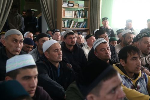 Мусульмане празднуют Ураза байрам