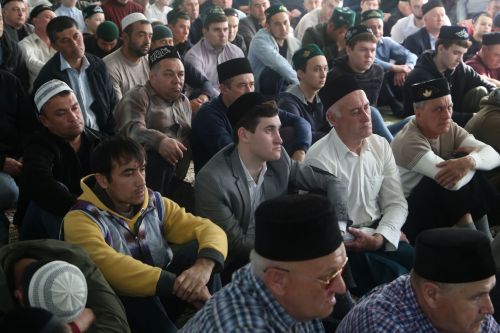 Мусульмане празднуют Ураза байрам