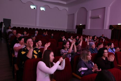В день смеха в Алексеевском состоялся КВН на татарском языке