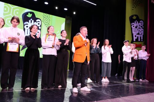 В день смеха в Алексеевском состоялся КВН на татарском языке