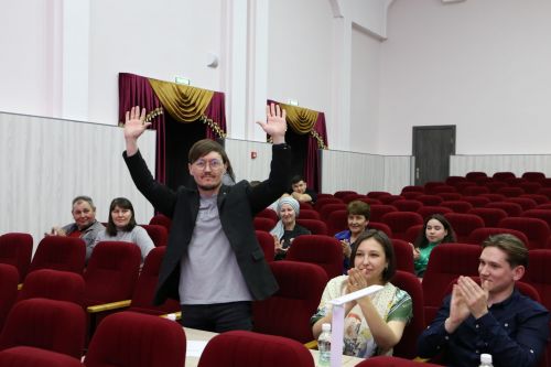 В день смеха в Алексеевском состоялся КВН на татарском языке