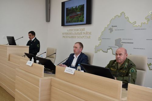 В Алексеевском лесничие обсудили меры предотвращения пожаров в лесах