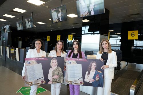 В Казанском аэропорту транслируется фотопроект «Жены Героев»