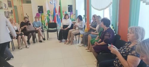 Заместители директоров школ по воспитательной работе подвели итоги учебного года