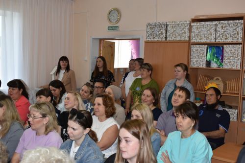 Фоторепортаж: в детском саду «Солнышко» выпускники блеснули знаниями и эрудицией