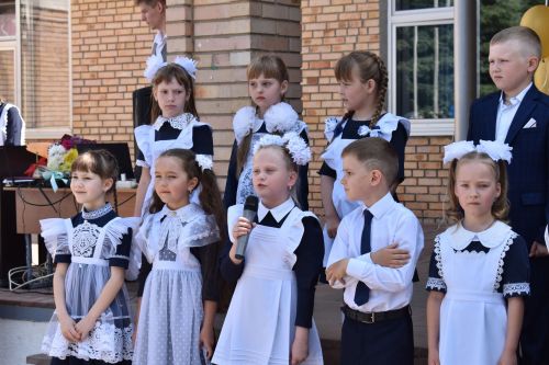 Фоторепортаж : Последний звонок в Алексеевской 3 школе им. Г.С. Боровикова