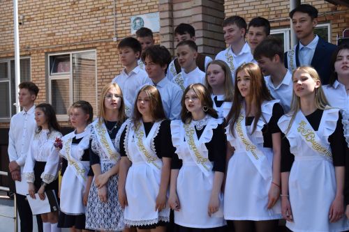 Фоторепортаж : Последний звонок в Алексеевской 3 школе им. Г.С. Боровикова