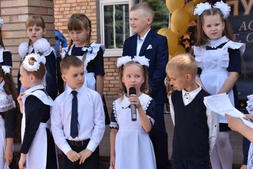 Фоторепортаж : Последний звонок в Алексеевской 3 школе им. Г.С. Боровикова