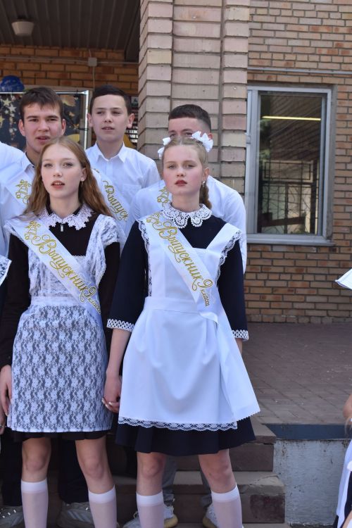Фоторепортаж : Последний звонок в Алексеевской 3 школе им. Г.С. Боровикова