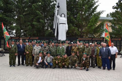 Алексеевцы празднуют День пограничника