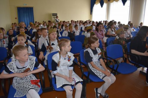 В Алексеевском прошел муниципальный конкурс военно-патриотической песни «Песня в солдатской шинели»
