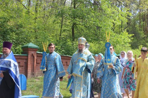Епископ Чистопольский и Нижнекамский возглавил крестный ход на Святой ключ