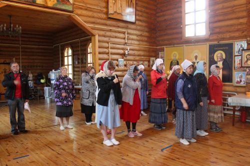 В Алексеевском верующие три дня шли к месту обретения иконы Божией Матери «Живоносный источник»