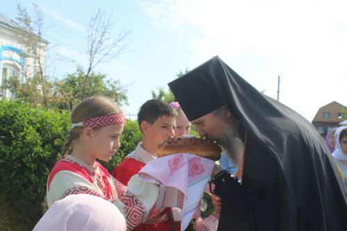 Епископ Чистопольский и Нижнекамский возглавил крестный ход на Святой ключ