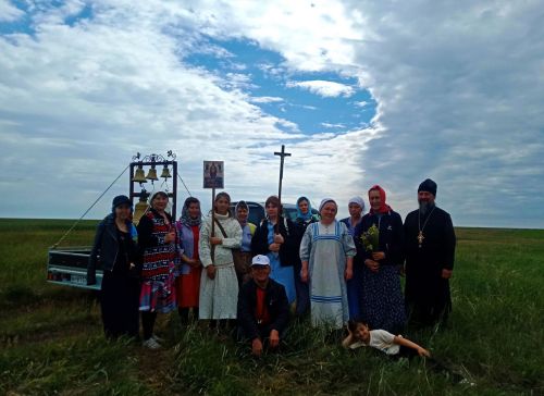 В Алексеевском верующие три дня шли к месту обретения иконы Божией Матери «Живоносный источник»