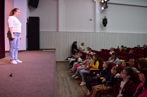 Алексеевские дети с ограниченными возможностями здоровья пели, лепили из глины и играли на музыкальных инструментах