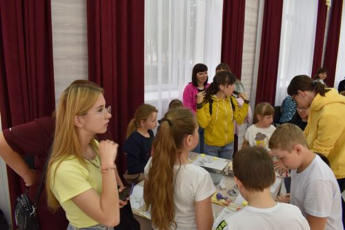Алексеевские дети с ограниченными возможностями здоровья пели, лепили из глины и играли на музыкальных инструментах