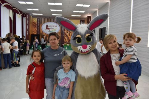 Алексеевские дети с ограниченными возможностями здоровья пели, лепили из глины и играли на музыкальных инструментах
