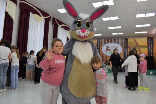 Алексеевские дети с ограниченными возможностями здоровья пели, лепили из глины и играли на музыкальных инструментах