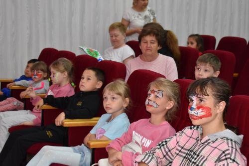 Алексеевские дети с ограниченными возможностями здоровья пели, лепили из глины и играли на музыкальных инструментах