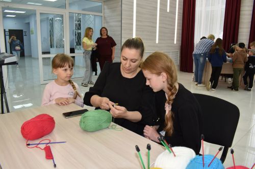 Алексеевские дети с ограниченными возможностями здоровья пели, лепили из глины и играли на музыкальных инструментах