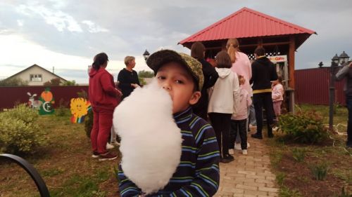 В Алексеевском сотрудники кинотеатра «Кама» показали воспитанникам приюта «Забота» детский фильм